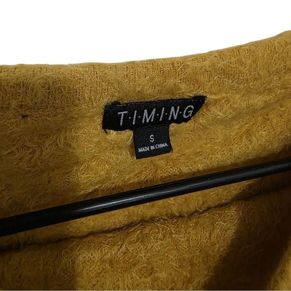 Timing Cap Sleeve Cropped Fuzzy Sweater NWOT Size S - Picture 3 of 4